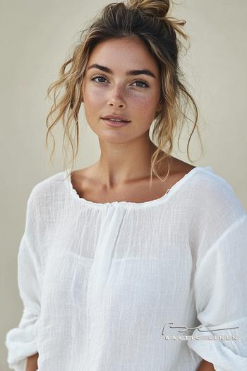 White linen tunic ideas for summer beach fashion inspiration
